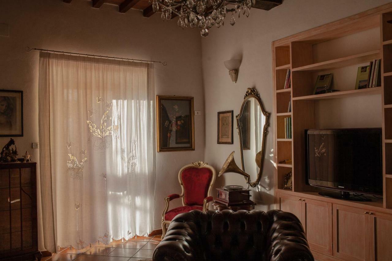 Borgo Della Rocca Bed & Breakfast Montemurlo Exterior photo