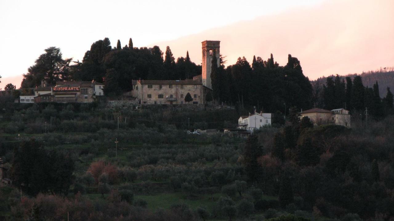 Borgo Della Rocca Bed & Breakfast Montemurlo Exterior photo